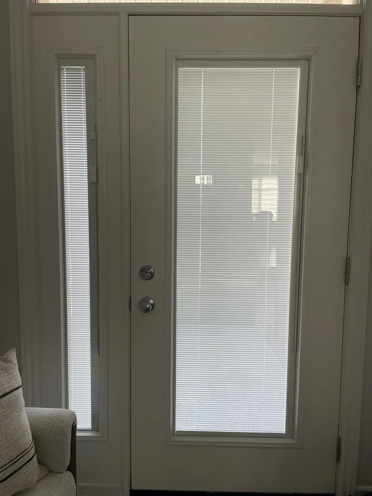 Door sidelite with integrated mini blinds, Ottawa